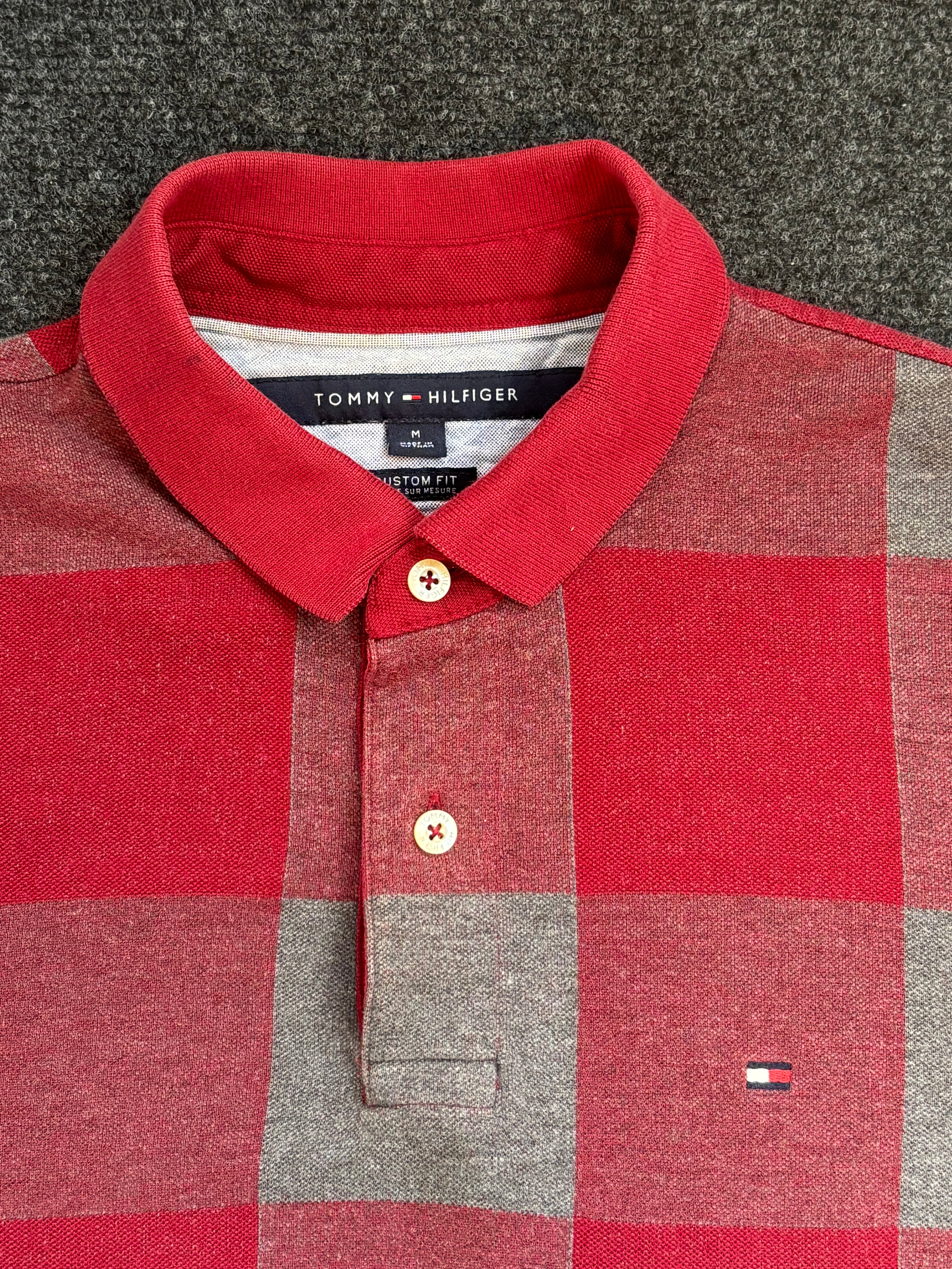Tommy Hilfiger Poloshirt – Rot/Grau kariert (Größe M, Custom Fit)