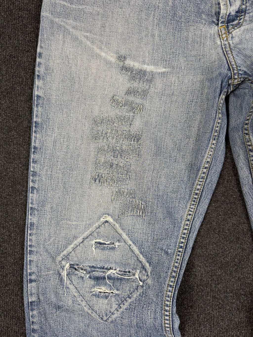 D&G Dolce & Gabbana Jeans – Light Wash Distressed