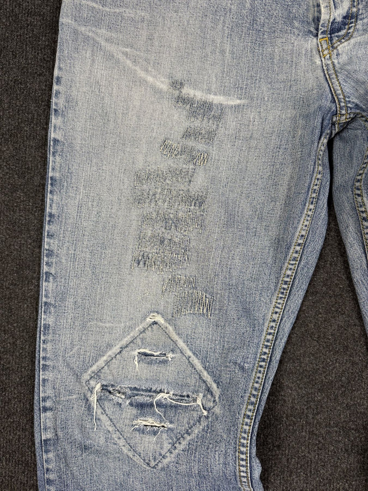 D&G Dolce & Gabbana Jeans – Light Wash Distressed